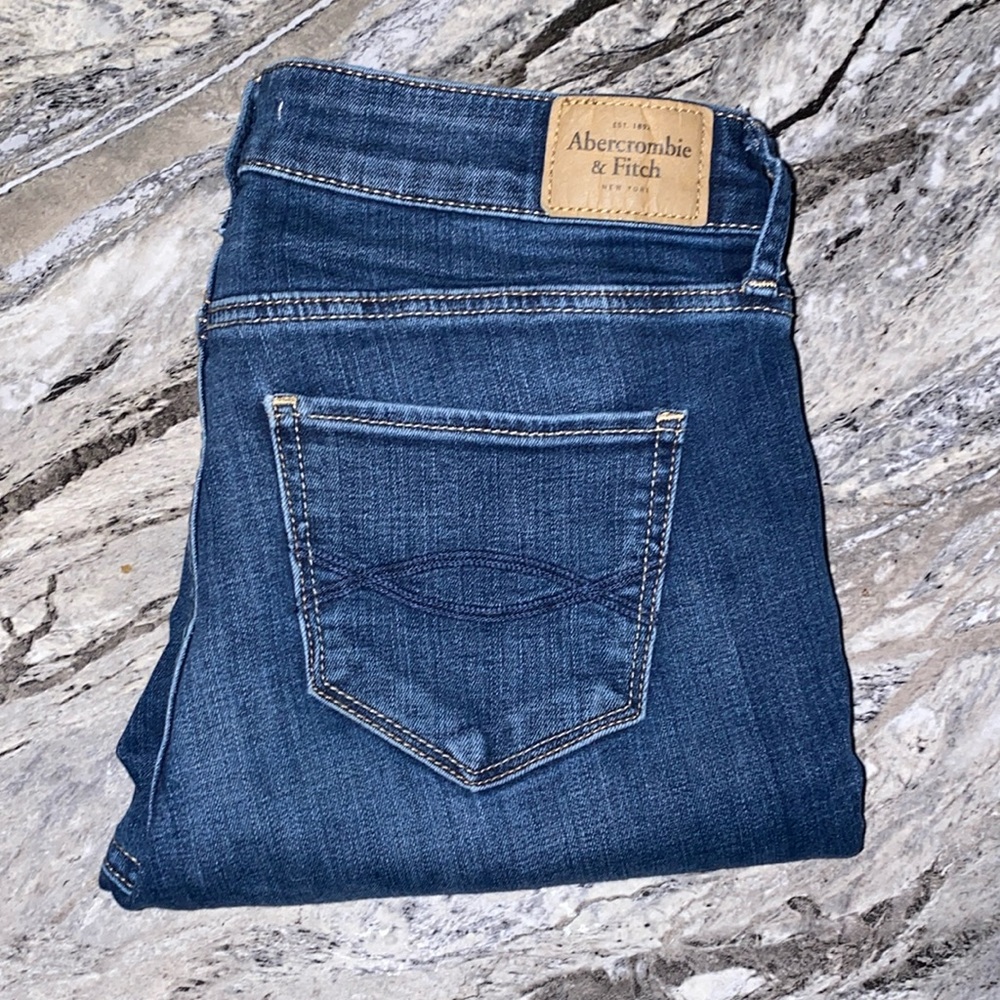 Abercrombie & Fitch Blue Jeans With Ripped Knees Size 4R